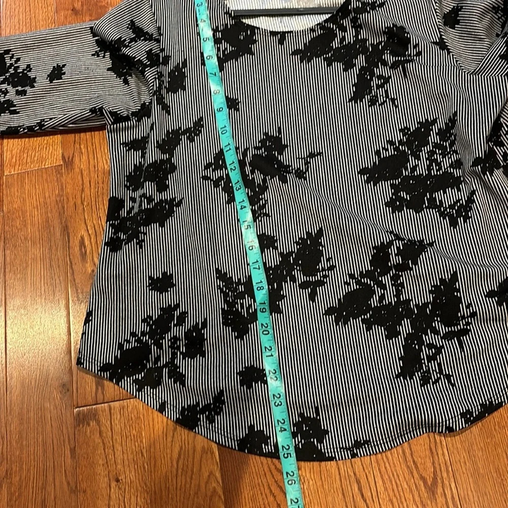 Vintage style black grey floral pattern 3/4 sleeves Blouse Sz L - Picture 9 of 13